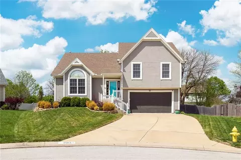 2664 W Whitney St, Olathe, KS 66061