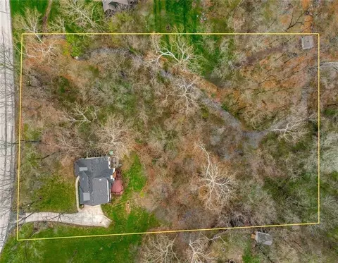 7317 N Nevada Ave, Parkville, MO 64152