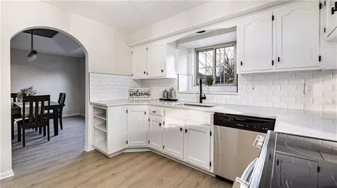 Kitchen - 16900 E 49th Ter, Independence, MO 64055 photo 1 of 4