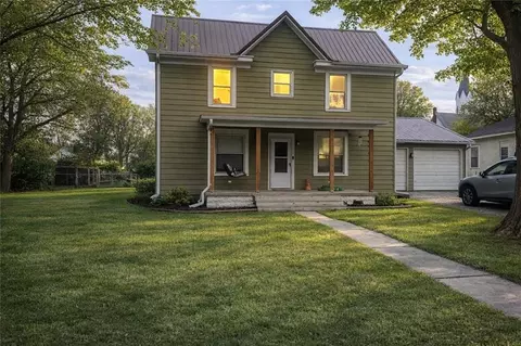 511 N Main St, Corder, MO 64021