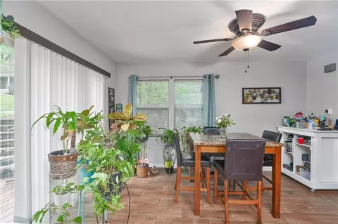 13341 Metropolitan Ave, Bonner Springs, KS 66012