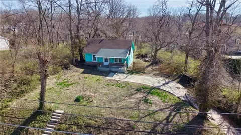 9409 E Independence Ave, Independence, MO 64053