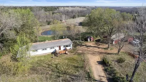 5722 W 117th St, Carbondale, KS 66414