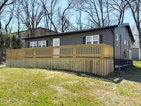 425 Pine St, Osceola, MO 64776