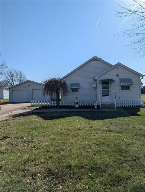 308 N Cleveland St, Garnett, KS 66032