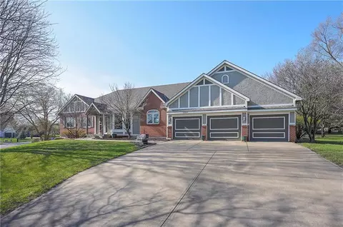 20265 W 115th Ter, Olathe, KS 66061