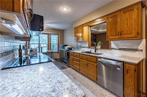 Kitchen - 1804 S Nicklaus Dr, Clinton, MO 64735 photo 3 of 3