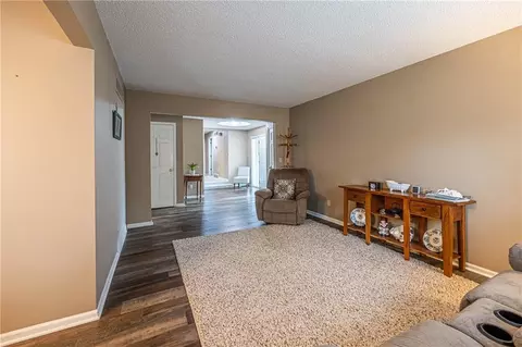 Entry Way - 1804 S Nicklaus Dr, Clinton, MO 64735 photo 2 of 2