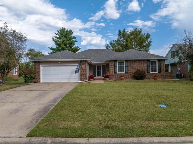 1804 S Nicklaus Dr, Clinton, MO 64735