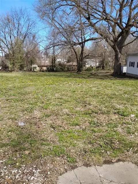 410 E North Main St, Richmond, MO 64085