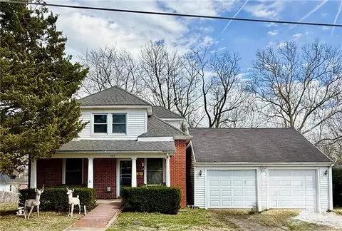 403 Chestnut St, Richmond, MO 64085