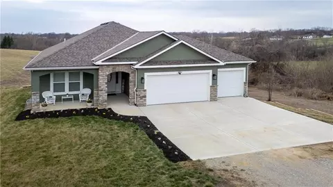 15550 Lovers Ln, Excelsior Springs, MO 64024
