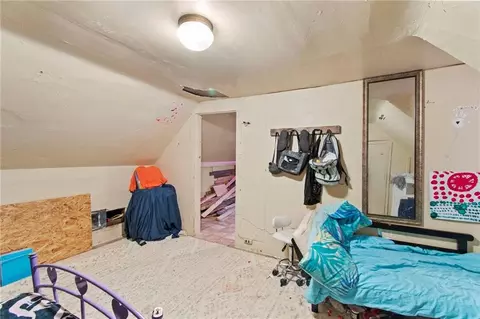 Bedroom - 616 E 3rd St, Cameron, MO 64429 photo 4 of 6