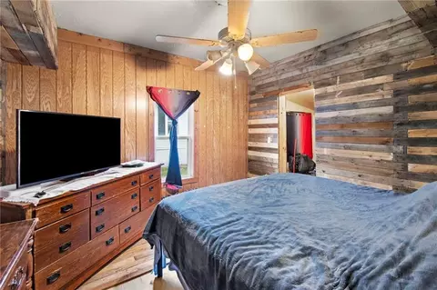 Bedroom - 616 E 3rd St, Cameron, MO 64429 photo 1 of 6