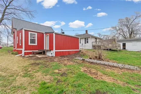Exterior - 616 E 3rd St, Cameron, MO 64429 photo 6 of 6