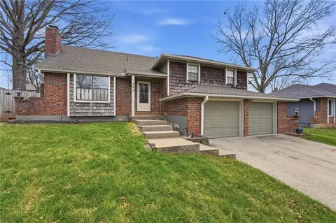 200 SE Sherri Ln, Blue Springs, MO 64014