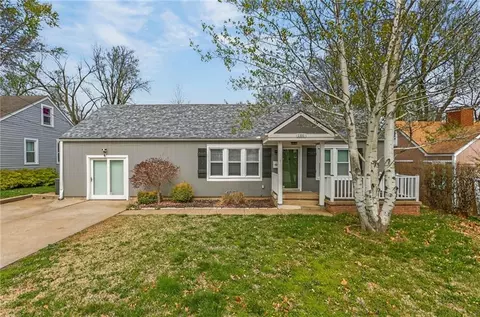 1101 NW B St, Blue Springs, MO 64015