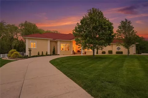 1107 SE Willow Pl, Blue Springs, MO 64014