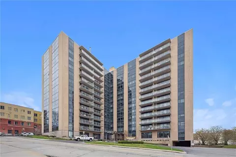 4545 Wornall Rd #1210, Kansas City, MO 64111