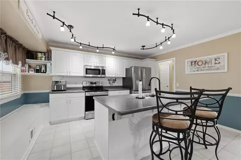 Kitchen - 4022 S Hands Cir, Independence, MO 64055 photo 2 of 2