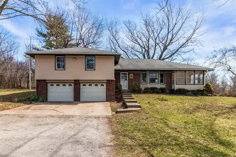 12425 Northern Ave, Liberty, MO 64068