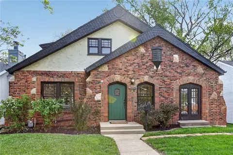 4733 Booth St, Westwood, KS 66205