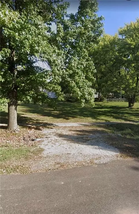 E Walnut Street, Drexel, MO 64724