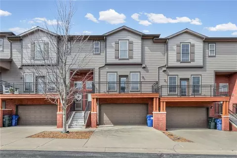 5245 Overland Dr #B24, Lawrence, KS 66049