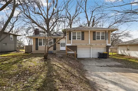 11504 Manchester Ave, Kansas City, MO 64134