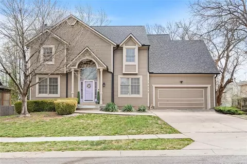 14675 S Greenwood St, Olathe, KS 66062