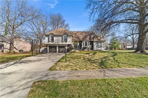 9745 Craig Dr, Overland Park, KS 66212