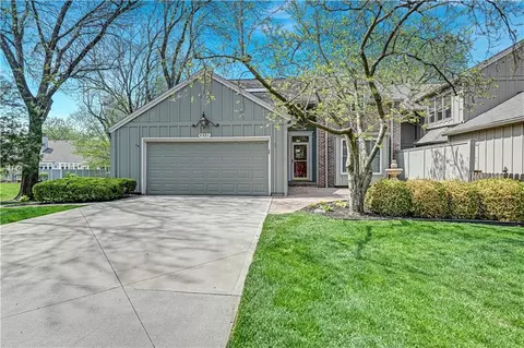 4421 W 112th Ter, Leawood, KS 66211