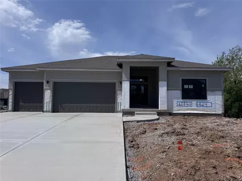 1824 Homestead Dr, Liberty, MO 64068