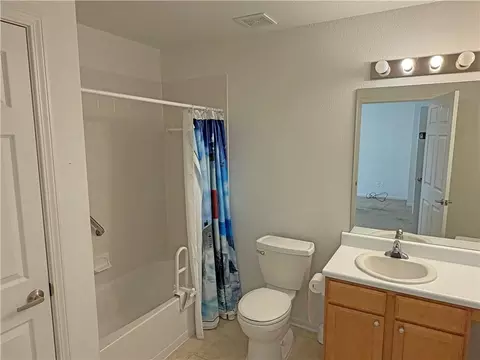 Bath - 823 NE Devon Dr, Lees Summit, MO 64064 photo 1 of 3