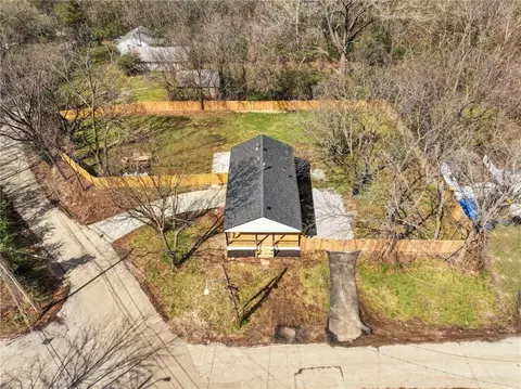 5520 Topping Ave, Kansas City, MO 64129