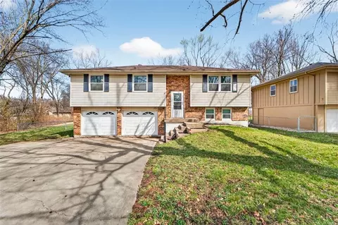 600 NE 114th St, Kansas City, MO 64155