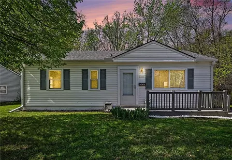 2415 Pursell Rd, Kansas City, MO 64118
