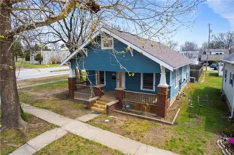 1228 N 6th St, Independence, KS 67301