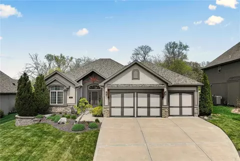 3112 NE 92nd St, Kansas City, MO 64156