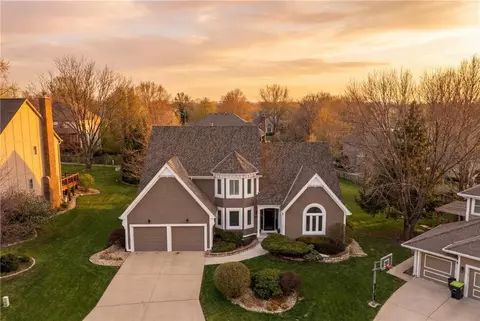 5004 W 128th St, Leawood, KS 66209