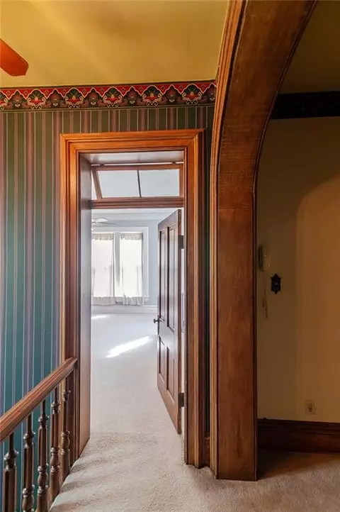 Entry Way - 805 N 4 St, Atchison, KS 66002 photo 4 of 11