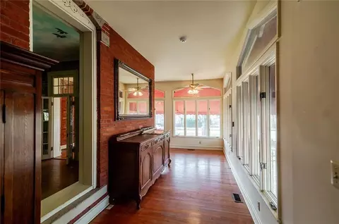 Entry Way - 805 N 4 St, Atchison, KS 66002 photo 11 of 11