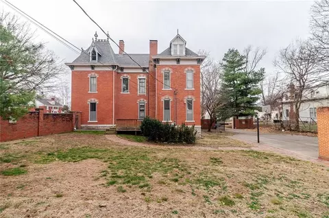 Exterior - 805 N 4 St, Atchison, KS 66002 photo 9 of 19