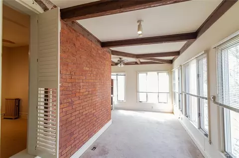 Living - 805 N 4 St, Atchison, KS 66002 photo 2 of 4