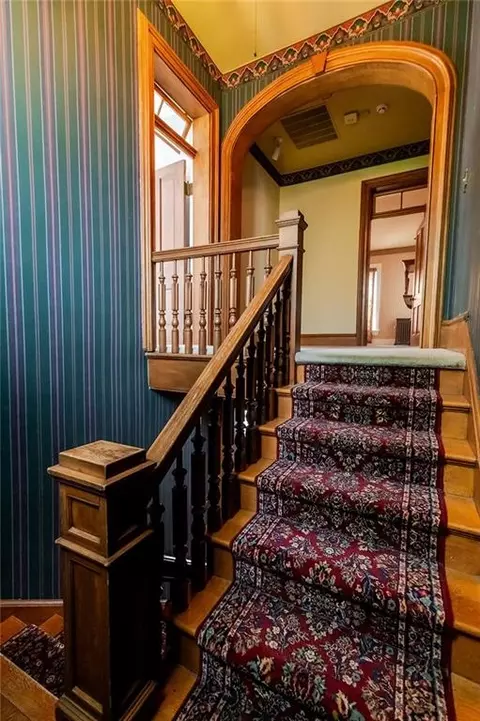 Entry Way - 805 N 4 St, Atchison, KS 66002 photo 6 of 11