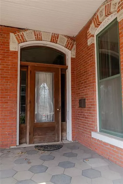 Exterior - 805 N 4 St, Atchison, KS 66002 photo 6 of 19