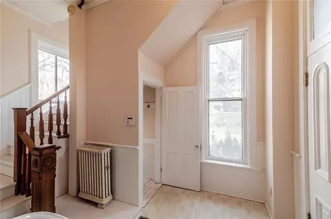Entry Way - 805 N 4 St, Atchison, KS 66002 photo 9 of 11