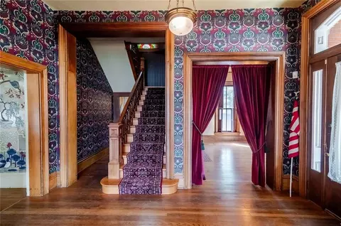 Entry Way - 805 N 4 St, Atchison, KS 66002 photo 8 of 11
