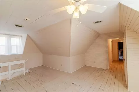 Bedroom - 805 N 4 St, Atchison, KS 66002 photo 5 of 9