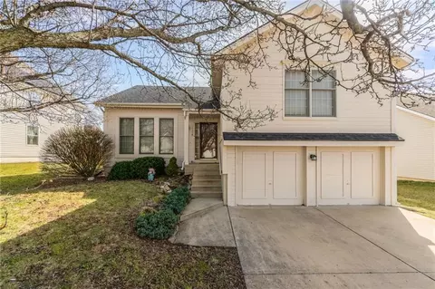 1104 River Run Dr, Platte City, MO 64079